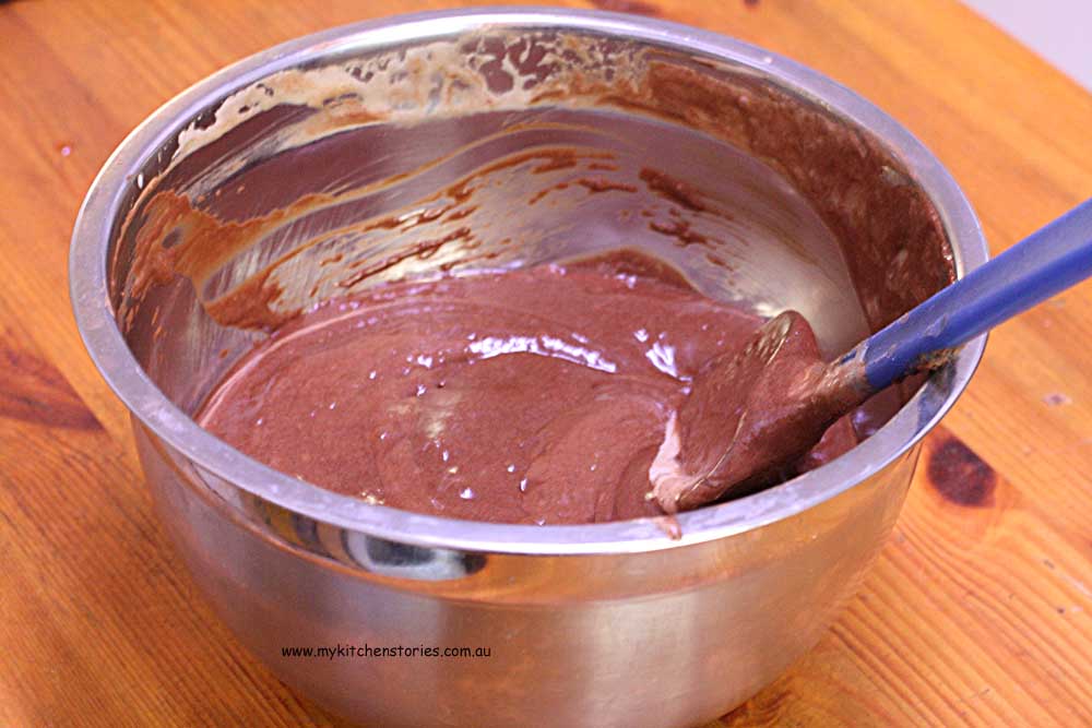warm chocolate mousse mixing