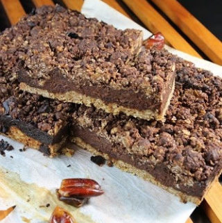 Chocolate Date Slice with fresh dates