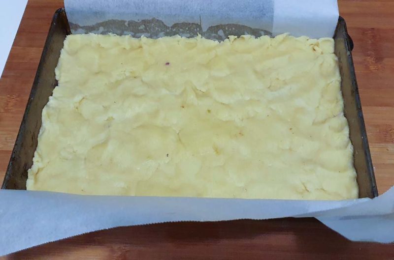 A pastry base for a fruit slice