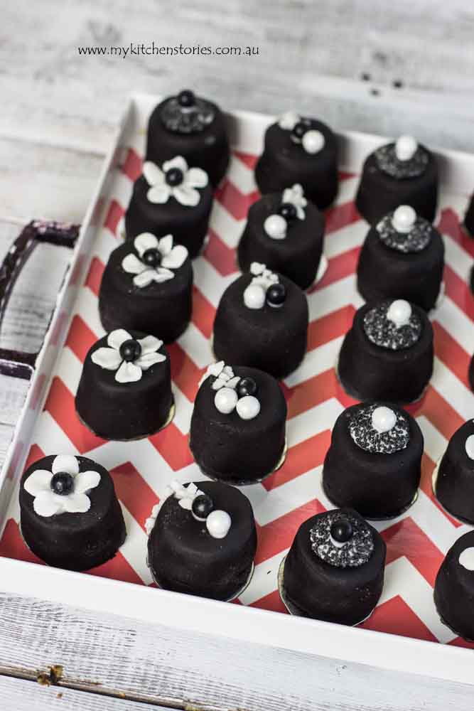 Black Jewel Cupcakes
