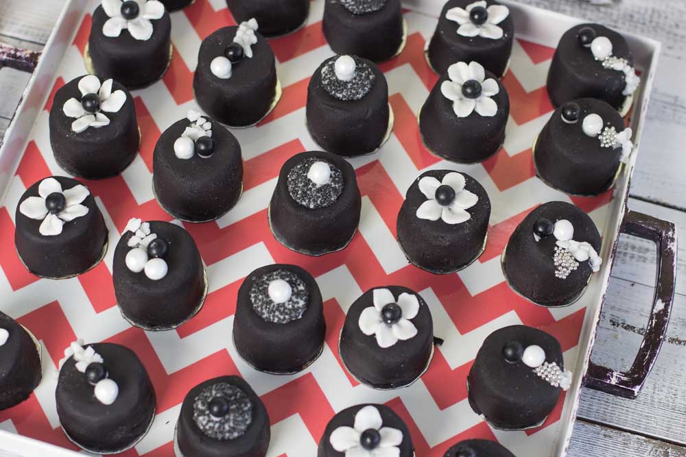 Black Jewel Cupcakes