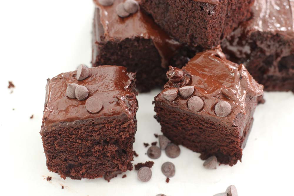 10-Minute Easy Chocolate Cake Recipe Made in the Microwave