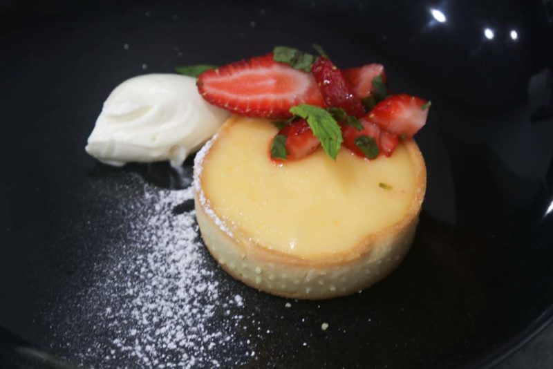 Lemon curd tart with strawberries and cream chesse cream