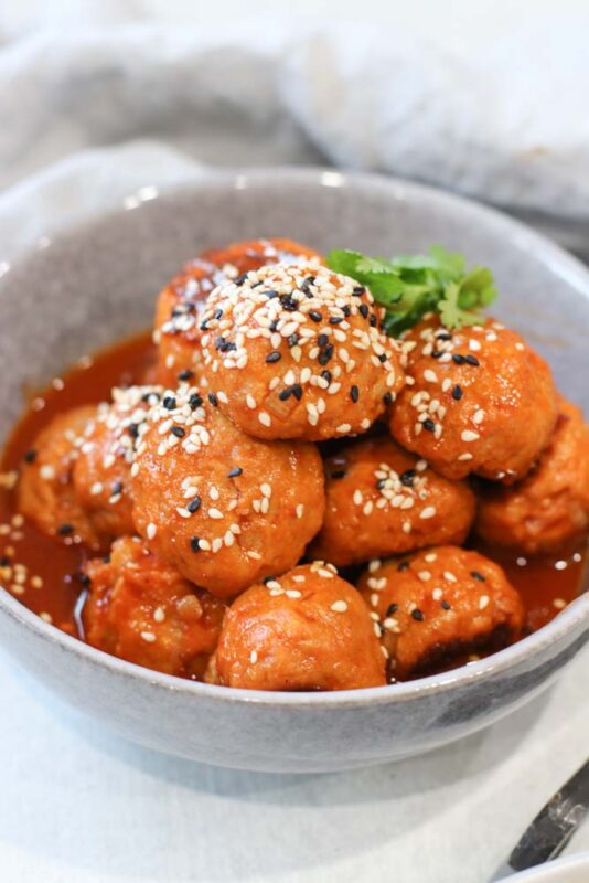 gochujang balls with chicken and sesame 