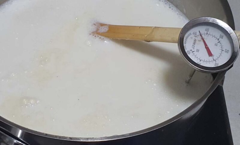 Heating the milk for ricotta and keep the temperature